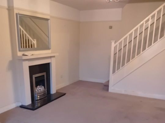 2 bedroom end of terrace house to rent - Photo 1