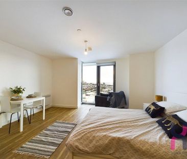 Studio to rent - Photo 5