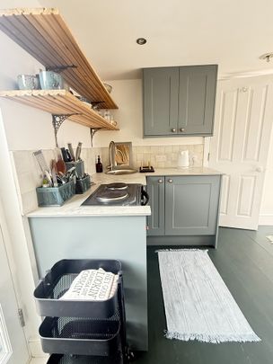 Room in a Shared House, Purves Road, NW10 - Photo 1