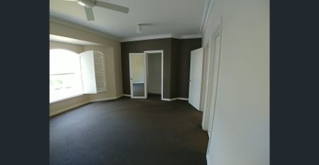SUPERB EXECUTIVE TOWNHOUSE OF GENEROUS PROPORTIONS, OUTSTANDING LOCATION, CLOSE TO POPULAR CAFE'S HANDY TO ALL THE CONVENIENCE OF NORTH ADELAIDE SHOPS - Photo 4