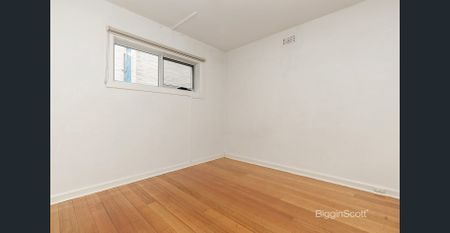 5 MONTH LEASE, TWO BEDROOM APARTMENT RICHMOND HILL! - Photo 5