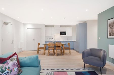 The Oakgate, KT22 7RZ, Surrey - Photo 2