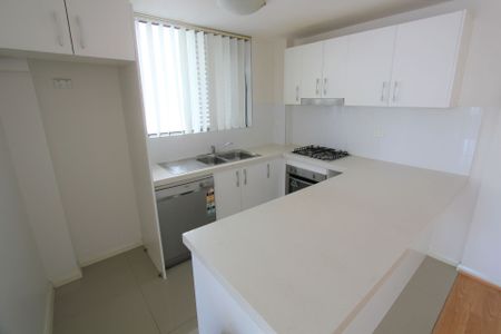 Quality 2 Bedroom Security Apartment - Photo 3