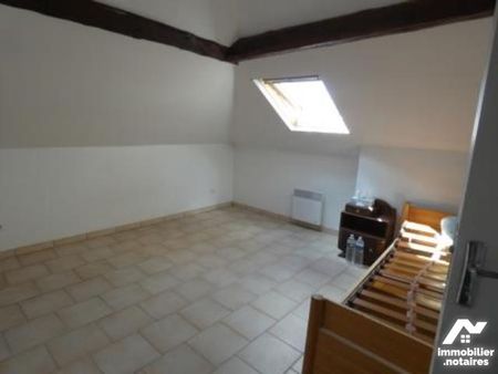 ORBEC - Centre ville, place de la mairie. Appartement en duplex - Photo 2