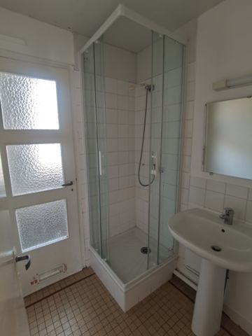 Location Appartement 5 pièces 71m² RENNES 35000 - Photo 3