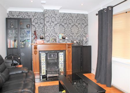 4 bedroom semi-detached house to rent - Photo 2