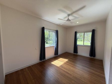 Three Bedroom House - Photo 3