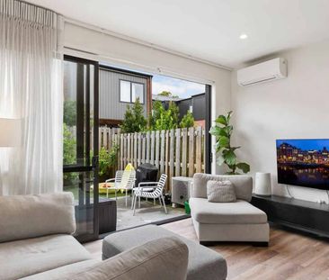 Stunning 3 bedroom home - Photo 2