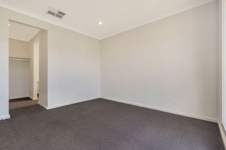 Low Maintenance Family Home - Photo 3