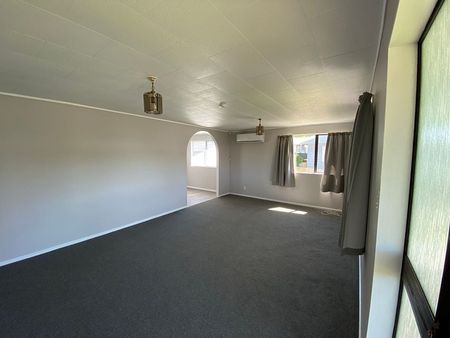 Spacious 3BR Family Haven in Mt. Wellington - Photo 2