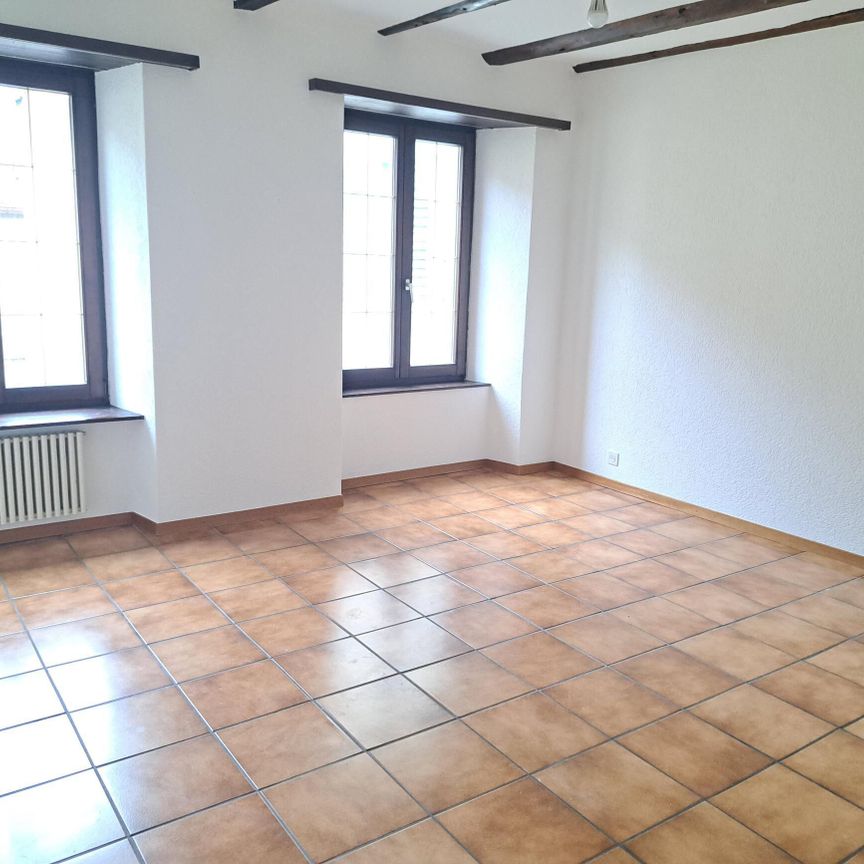 4 room apartment of 100 m2located on the 2nd floor without elevator - Foto 1