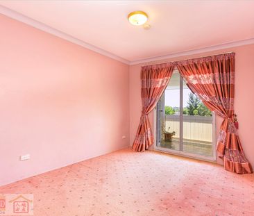 Renovated spacious top floor unit - Photo 4