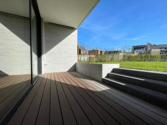 Prachtig gelijkvloers BEN-appartement met tuin en terras - Photo 1