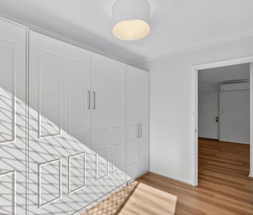 Modern Comfort & Easy-Care Living in a Prime Claremont Location - Photo 4