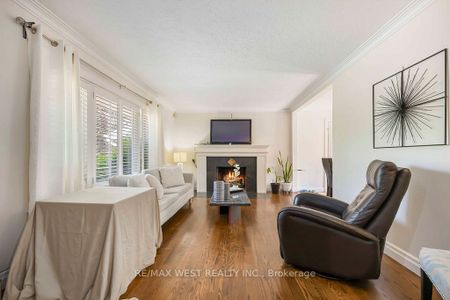 For Lease - 11 Duval Drive, Toronto, Ontario - Photo 2