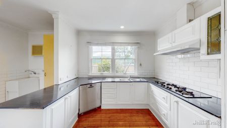 18 Brentwood Avenue, Pascoe Vale South - Photo 4
