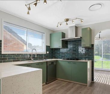 “4 Bedroom house in MINTO!!” - Photo 2