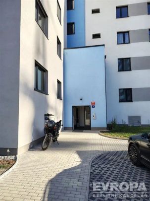 Pronájem bytu s terasou, novostavba 2+kk, Praha Hostivař - Fotografie 1