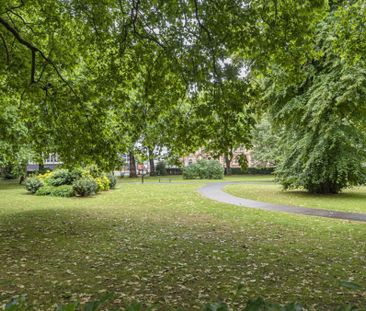 2 Bedroom Flat / Apartment - Queens Terrace, Southampton - Photo 1