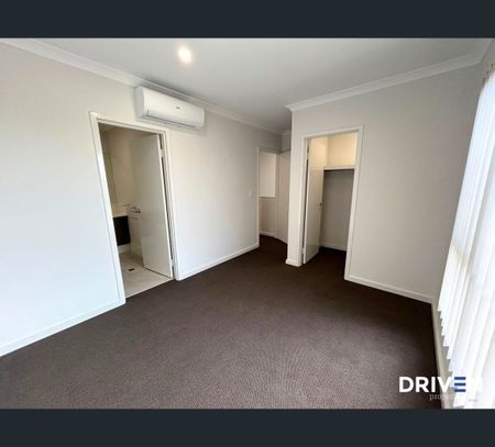 16 Everest Parkway, Lakelands, WA 6180 - Photo 5