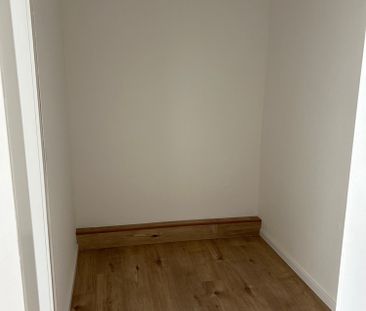 Großzügige sanierte 2,5 Zimmer Wohnung ab sofort frei. - Photo 1