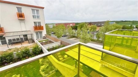 Pronájem bytu 2+kk s balkonem a garážovým stáním, Jesenice u Prahy - Photo 3