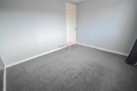 2 bedroom end of terrace house to rent - Photo 5