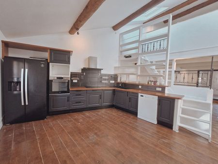 Location Appartement 3 pièces 130m² - Photo 4