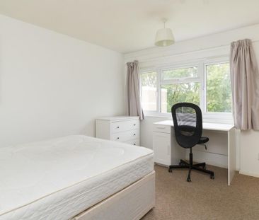 3 bedroom apartment to rent - Photo 3