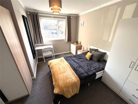 1 bedroom in a house share to rent - Photo 2