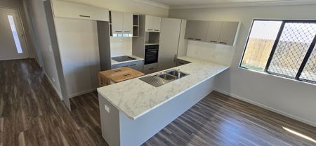 NEAR NEW 4 BEDROOM HOME IN TOLGA - Photo 4