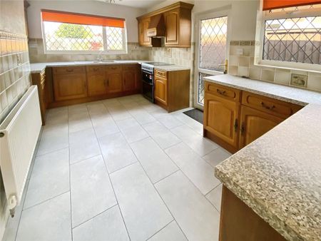 3 bedroom bungalow to rent - Photo 4