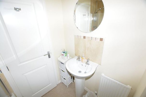 3 bedroom semi-detached house to rent - Photo 1