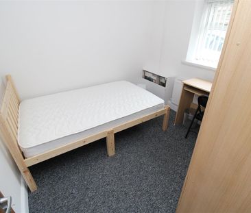 House - Terraced For Rent Park Street, Pontypridd - Photo 5