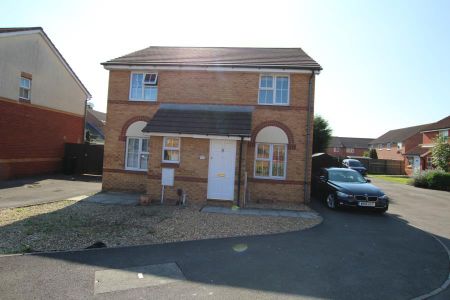 2 bedroom semi-detached house to rent - Photo 2