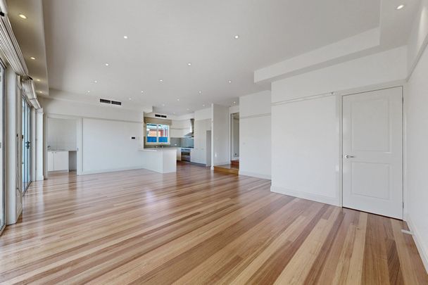 Stunning 4 bedroom home - Photo 1