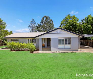 Spacious Family Retreat with Pool, Shed & Lifestyle Living in Pomona - Photo 4