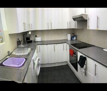Room in a Shared House, Kingswood Road, IG3 - Photo 5