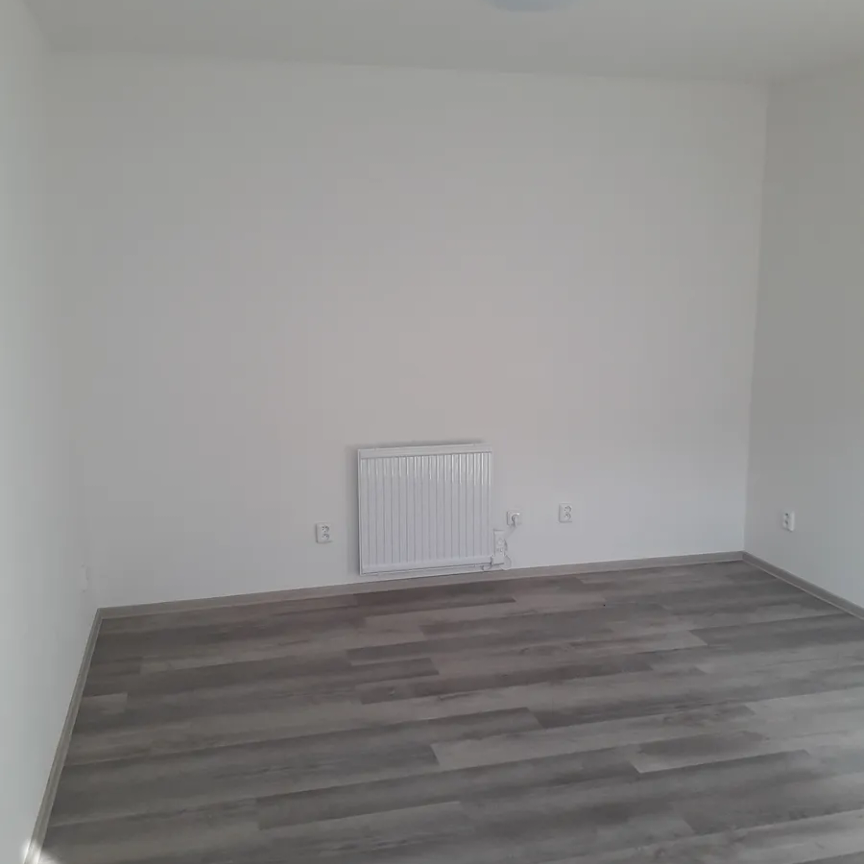 Pronájem bytu 1+1 35 m² - Photo 1