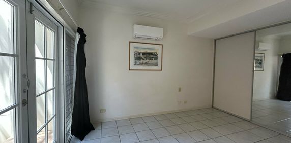 INNER CITY LIVING!! - Photo 2