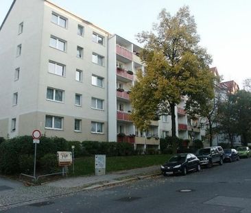 ***neu sanierte 4-Raumwohnung mit großen Balkon**** - Foto 2