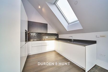 89 High Road, Loughton - Photo 5