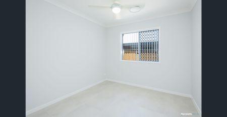 Brand-new Clarendon home - with ducted Air conditioning - Photo 2