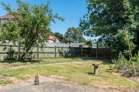 Warwick Road, Canterbury, CT1 - Photo 2