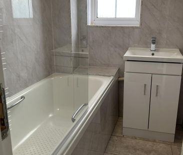 3 bedroom townhouse to rent - Photo 3