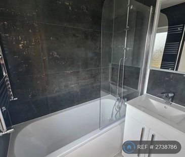 3 bedroom semi-detached house to rent - Photo 6