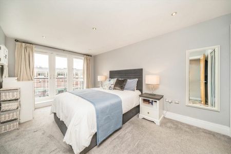 Royal Quarter, Kingston Upon Thames, KT2 - Photo 4