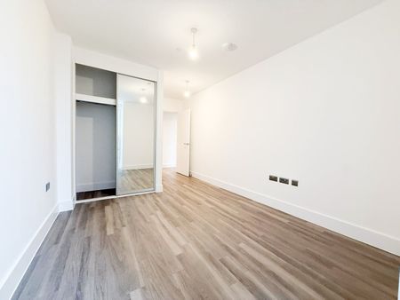 2 Bed Flat, Colindale Gardens, NW9 - Photo 4