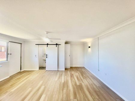 Location, Lifestyle, and Comfort All in One - Photo 3