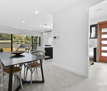 Spacious 5-Bedroom Duplex!! - Photo 2